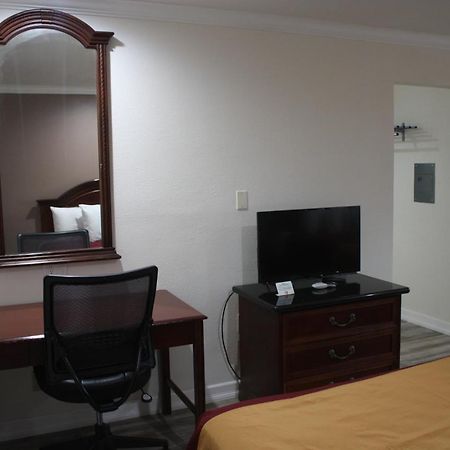 Value Inn & Suites 雷丁 外观 照片