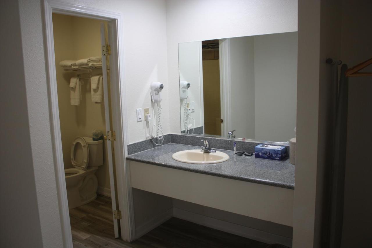 Value Inn & Suites 雷丁 外观 照片
