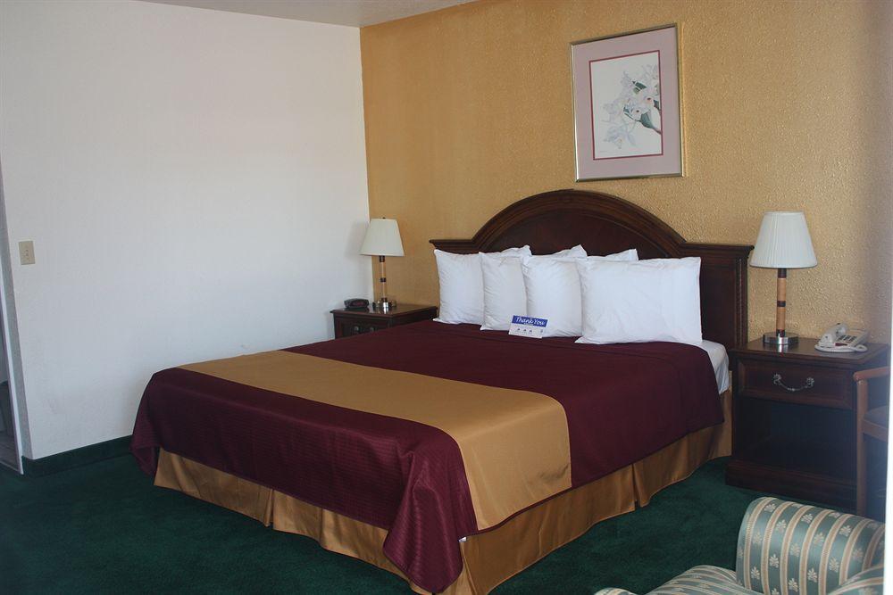 Value Inn & Suites 雷丁 外观 照片