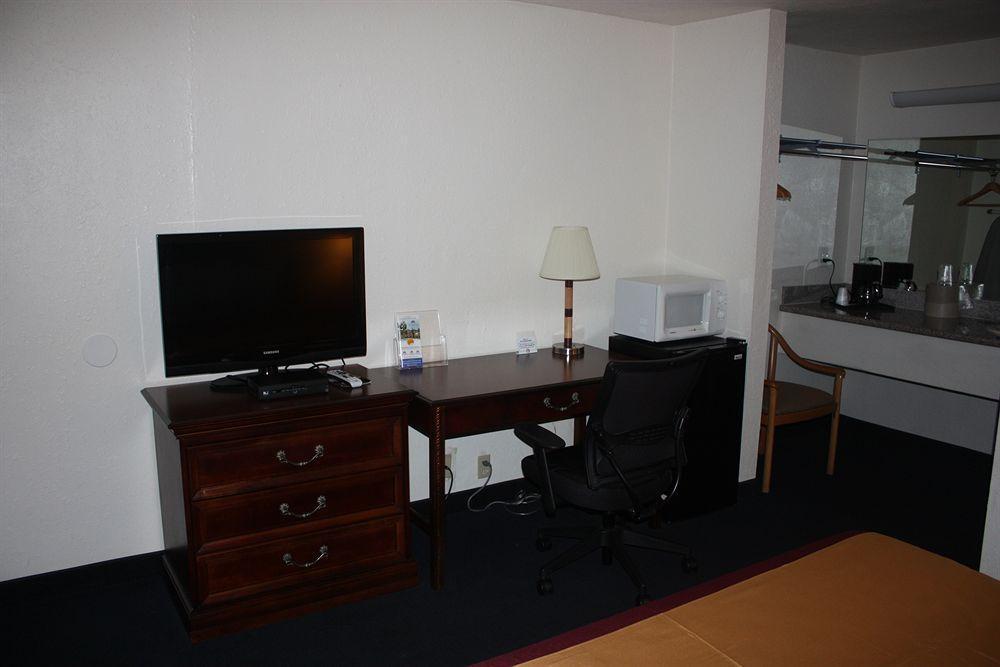 Value Inn & Suites 雷丁 外观 照片