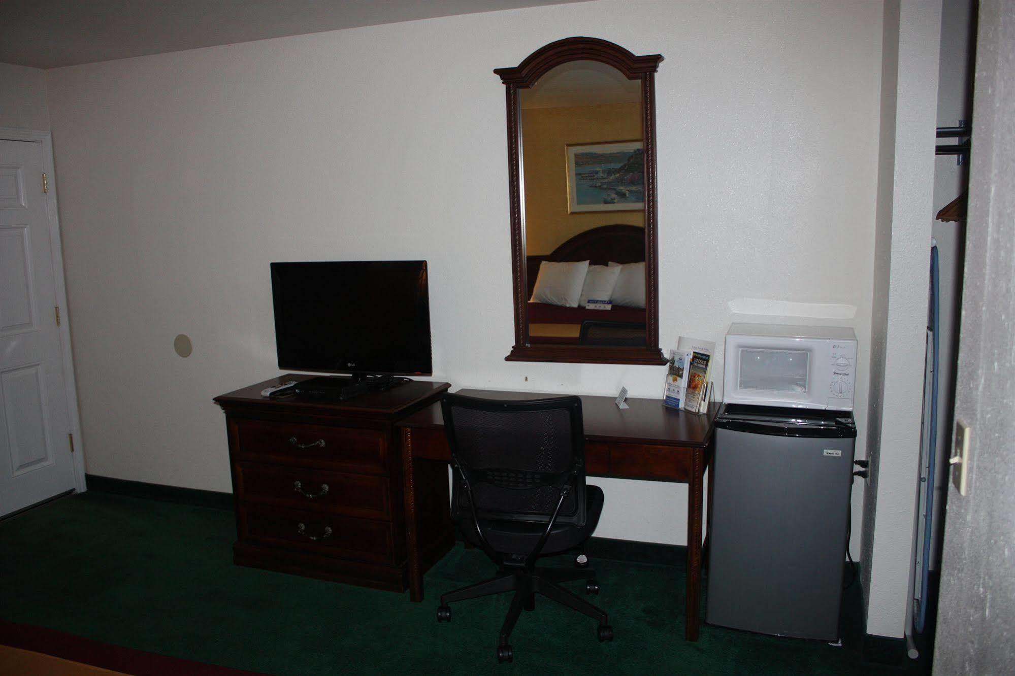 Value Inn & Suites 雷丁 外观 照片