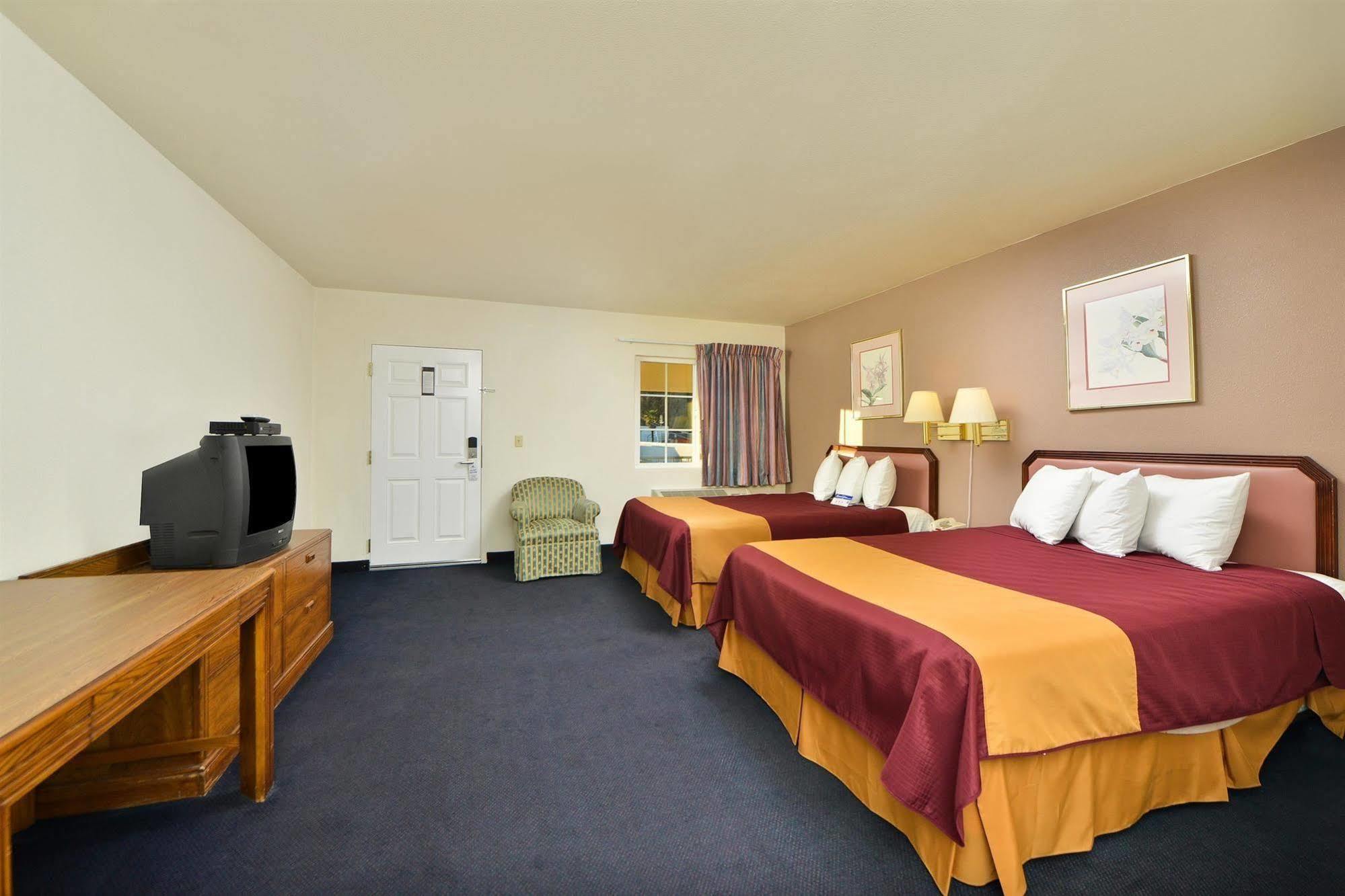 Value Inn & Suites 雷丁 外观 照片