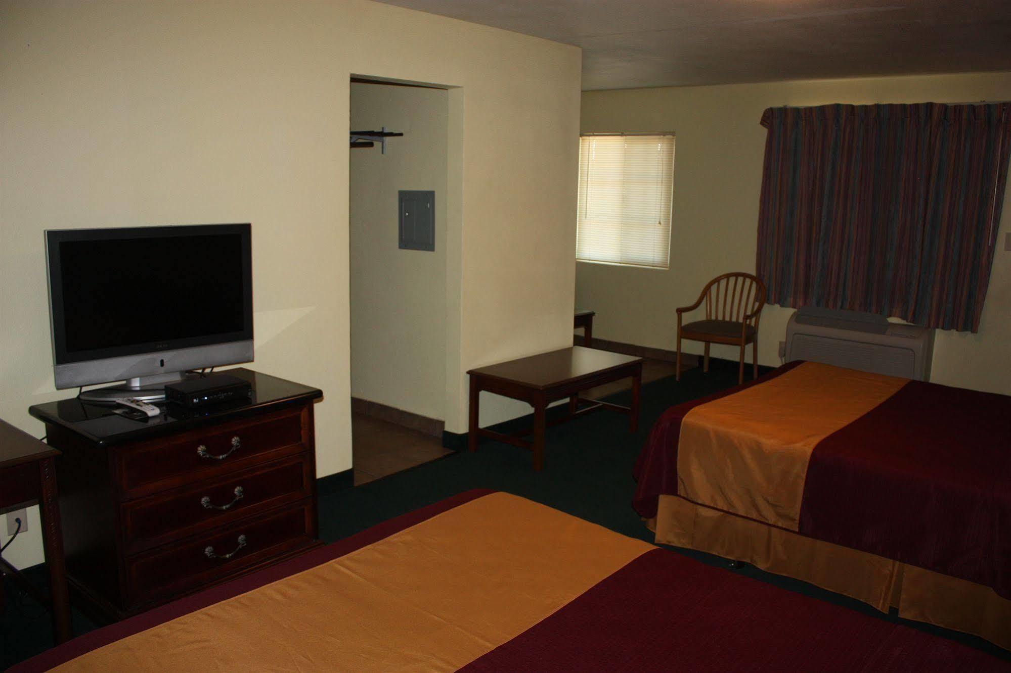 Value Inn & Suites 雷丁 外观 照片
