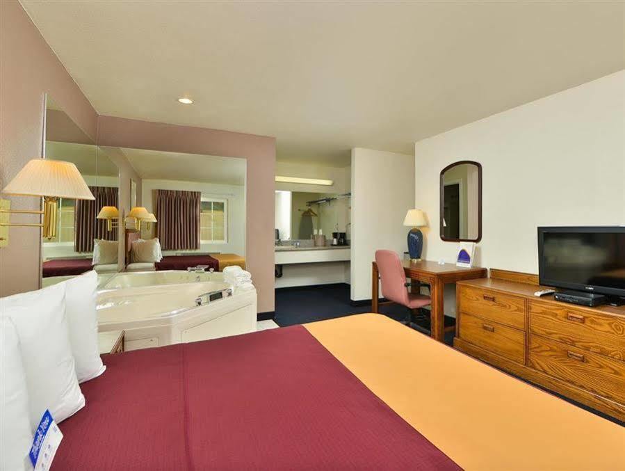 Value Inn & Suites 雷丁 外观 照片