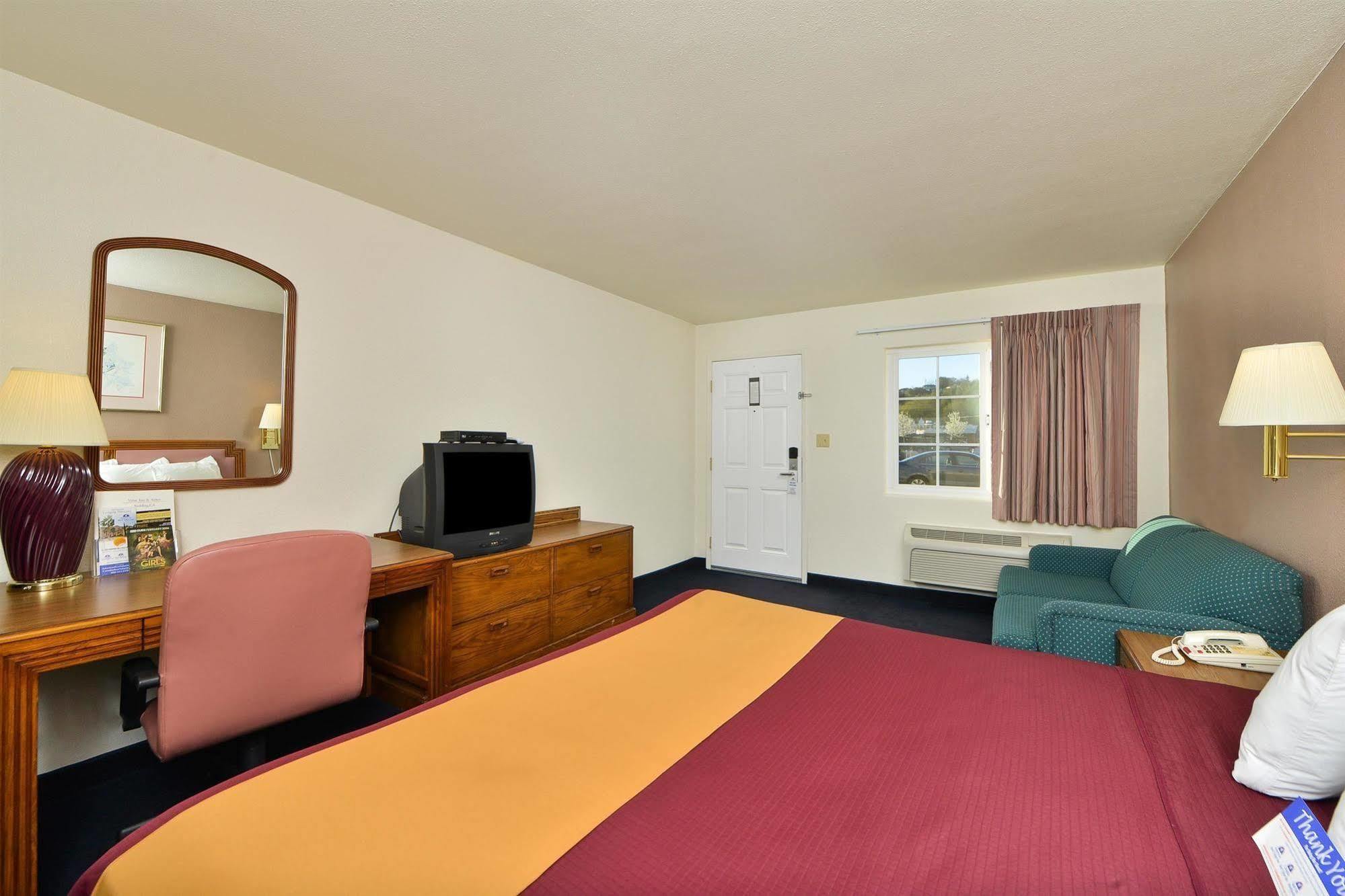 Value Inn & Suites 雷丁 外观 照片