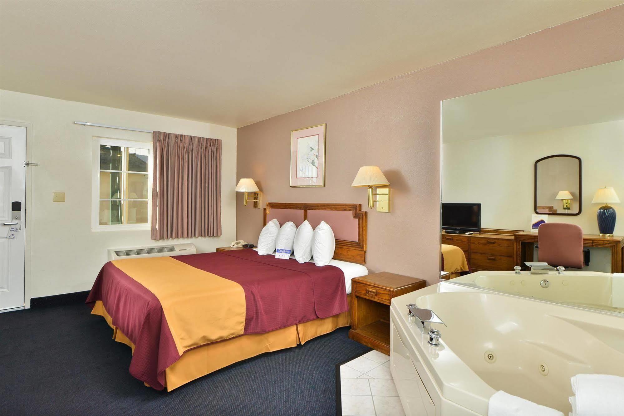 Value Inn & Suites 雷丁 外观 照片